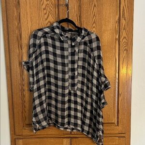 Flax Black and White Checkered Women's Button Down Shirt
